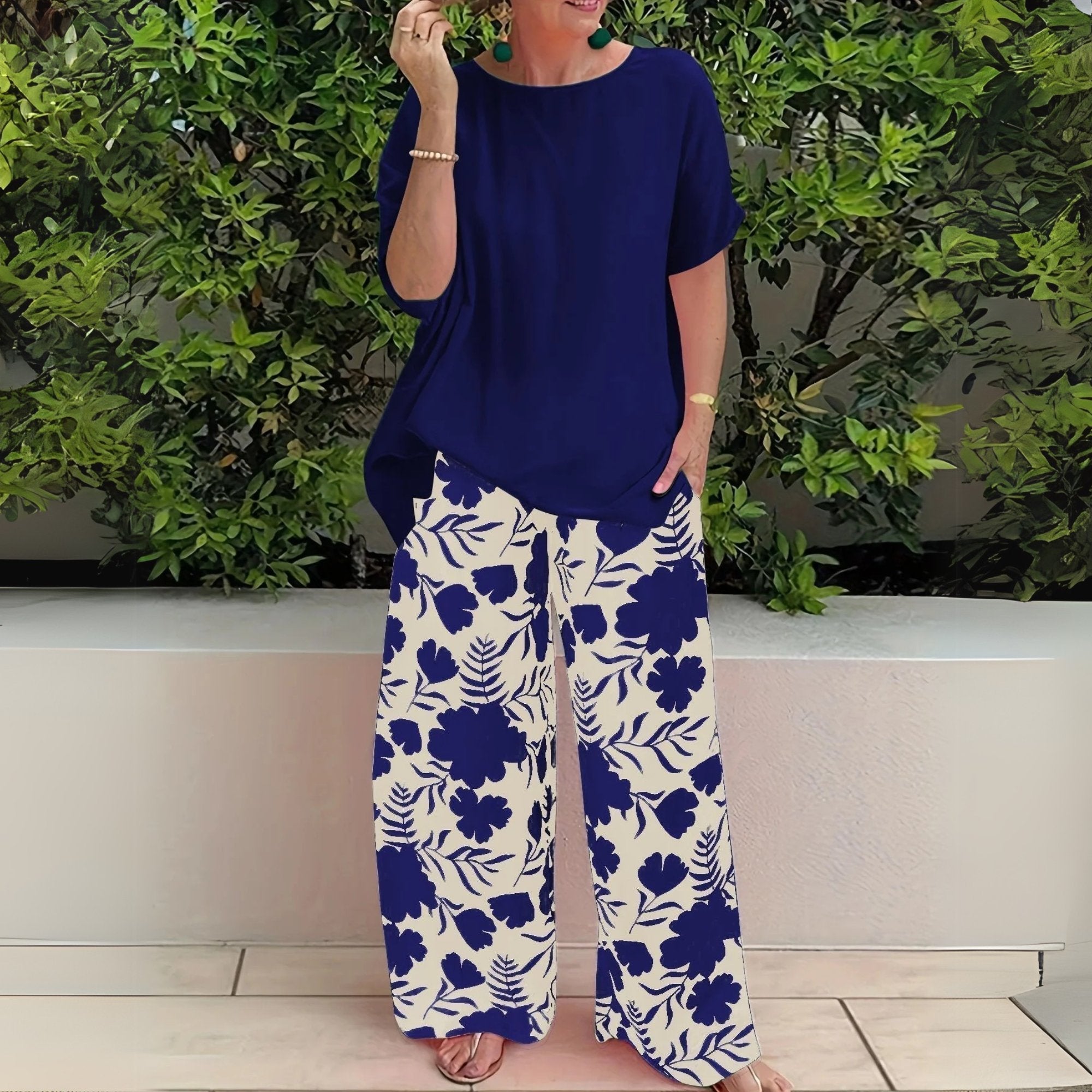 Plus Size Two-Piece Set Floral Wide-Leg Pants Relaxed Top - Navy Blue