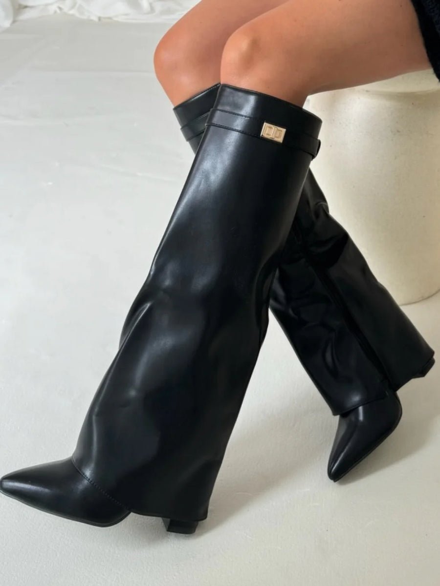 Women's Suede Knee High Boots with Gold Hardware - Schwarz Leder
